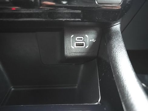 Certified 2022 Jeep Compass Limited image 30