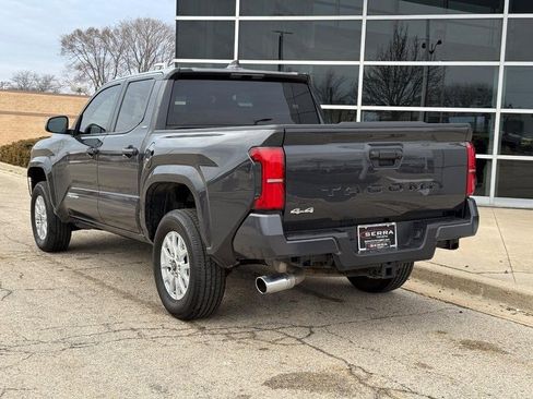 Used 2025 Toyota Tacoma SR5 image 5