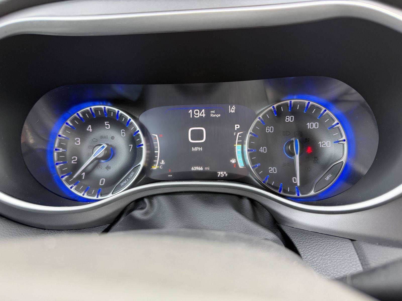 Used 2025 Chrysler Pacifica Select FWD image 14