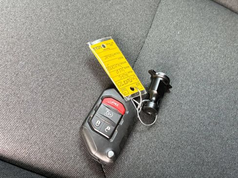 Used 2025 Jeep Wrangler Unlimited Sahara AWD/4WD image 26