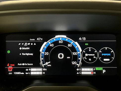 Used 2024 Toyota Sequoia Platinum image 9