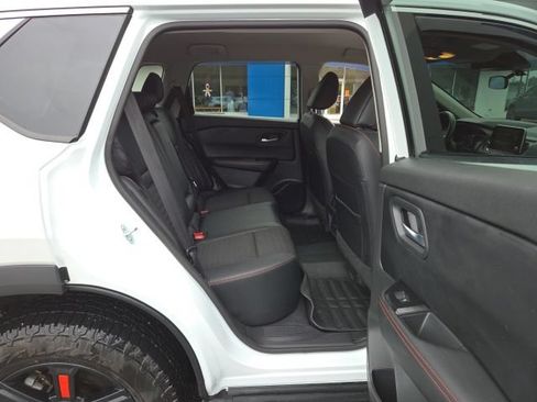 Used 2025 Nissan Rogue SV AWD/4WD image 50