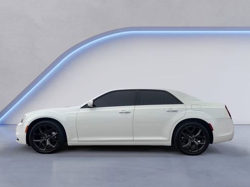 Used 2023 Chrysler 300 S RWD image 7