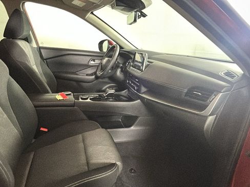 Certified 2026 Nissan Rogue SV AWD/4WD image 36