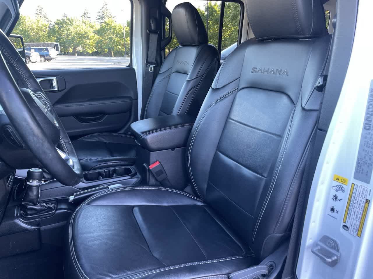 Used 2018 Jeep Wrangler Unlimited Sahara AWD/4WD image 12
