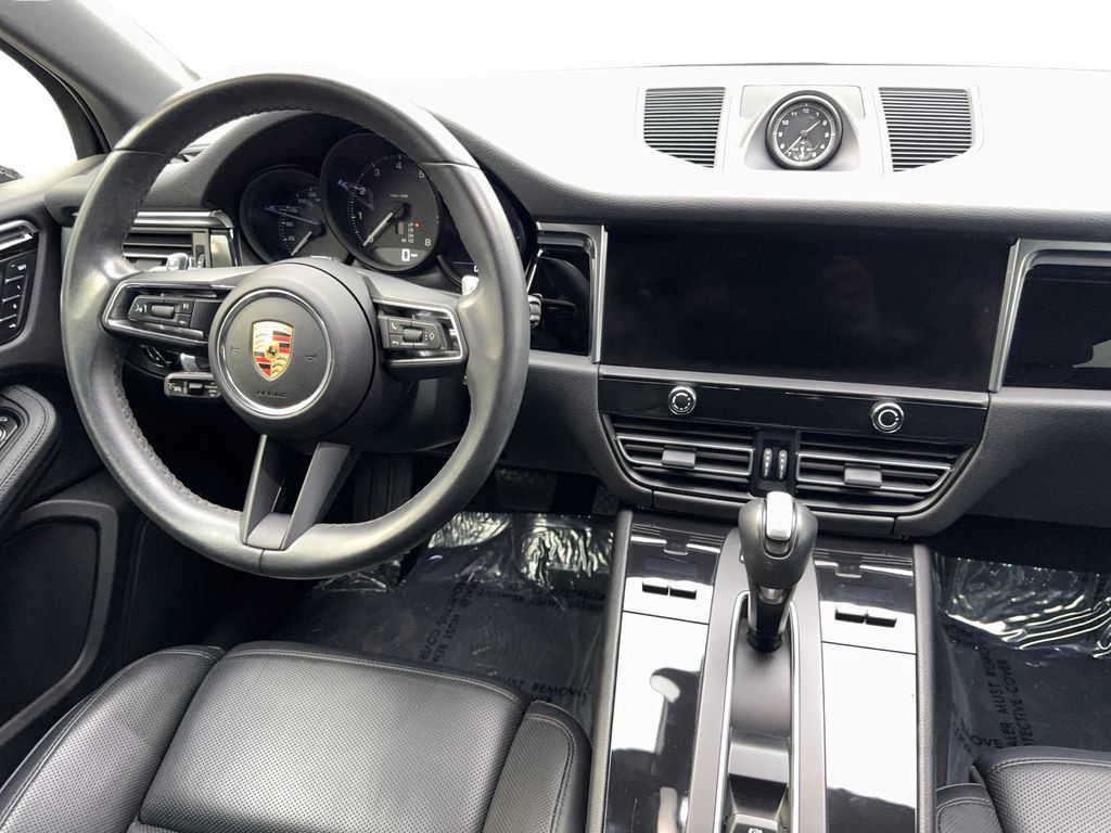 Used 2024 Porsche Macan Turbo AWD/4WD image 52