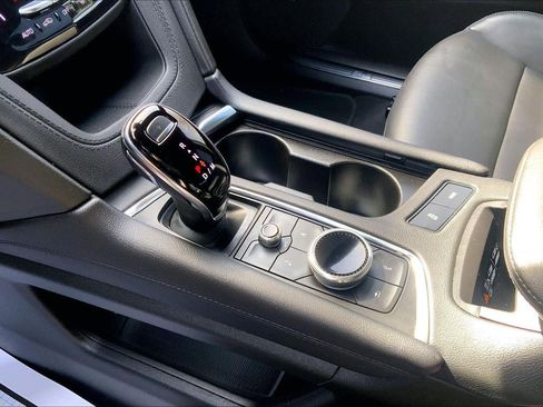 Certified 2025 Cadillac XT5 Premium Luxury image 17