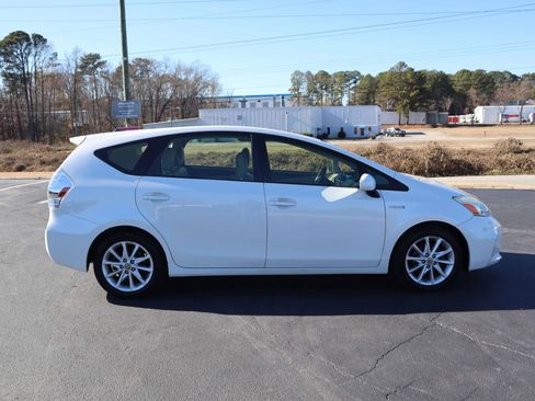 Used 2012 Toyota Prius V Five image 11