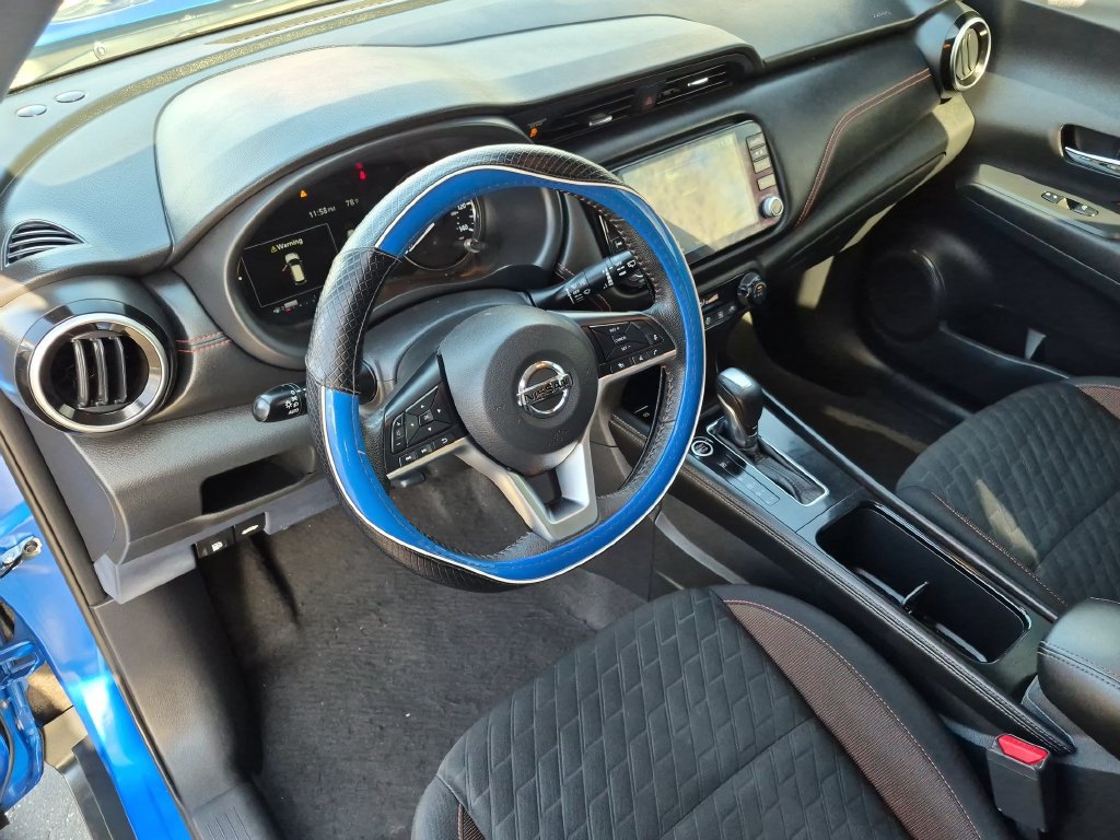 Used 2021 Nissan Kicks SR w/ Exterior Package FWD image 2