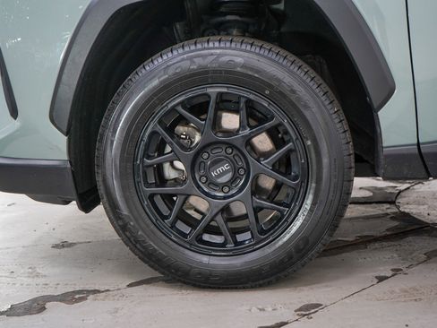 Used 2022 Toyota RAV4 XLE AWD/4WD image 27