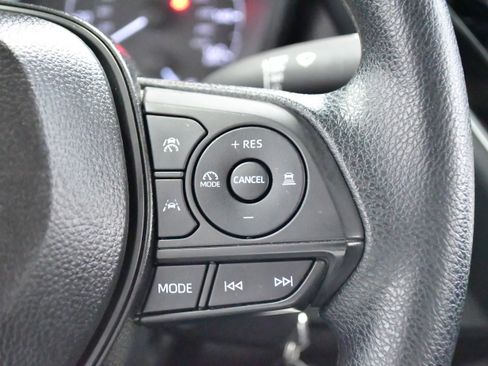 Used 2025 Toyota Corolla LE image 22