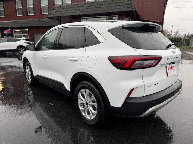 Used 2024 Ford Escape Active AWD/4WD image 2