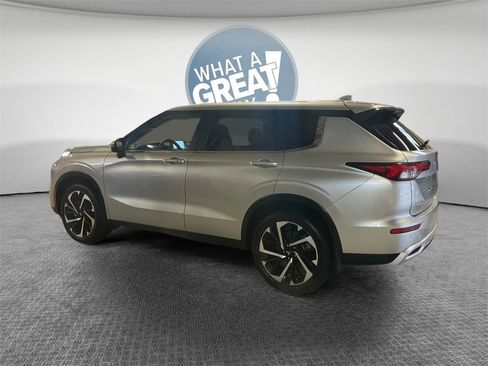 Used 2024 Mitsubishi Outlander SE image 6