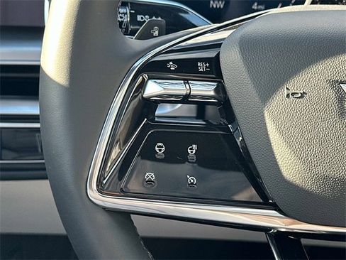 New 2026 Cadillac Lyriq Luxury image 7