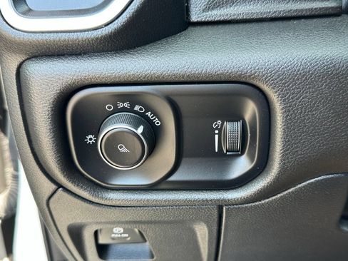 Used 2023 RAM 1500 Big Horn AWD/4WD image 33