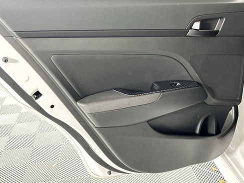 Used 2017 Hyundai Elantra Sport FWD image 30