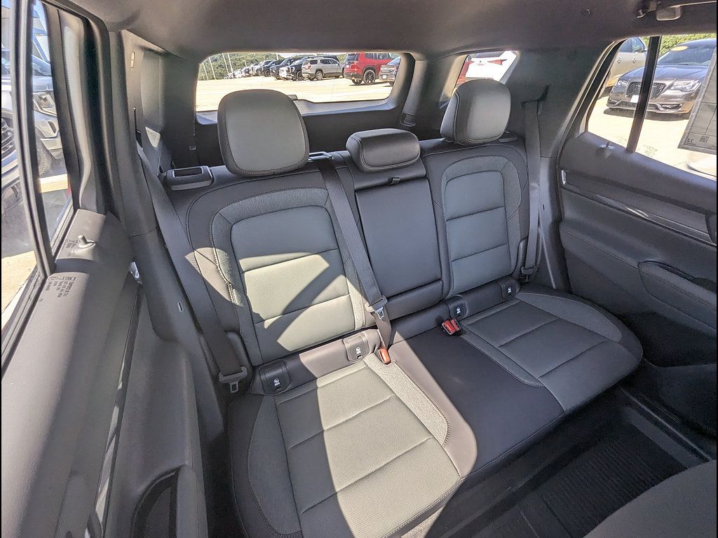 New 2027 GMC Terrain AT4 w/ LPO, Floor Liner Package AWD/4WD image 14