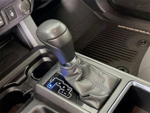 Used 2019 Toyota Tacoma TRD Sport w/ Technology Package image 17