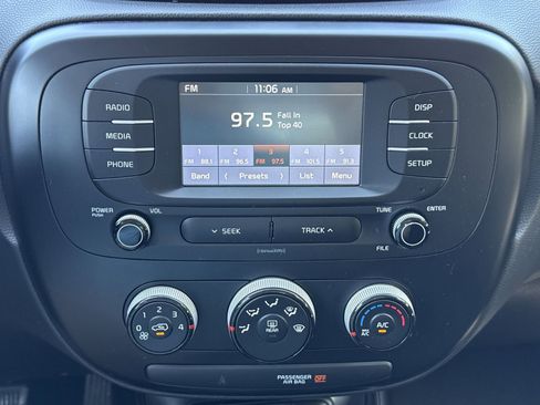 Used 2019 Kia Soul FWD image 19