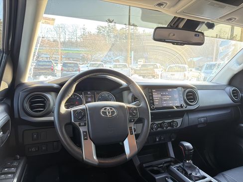 Used 2020 Toyota Tacoma SR5 image 15