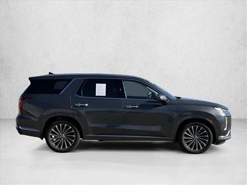 Used 2023 Hyundai Palisade Calligraphy image 4