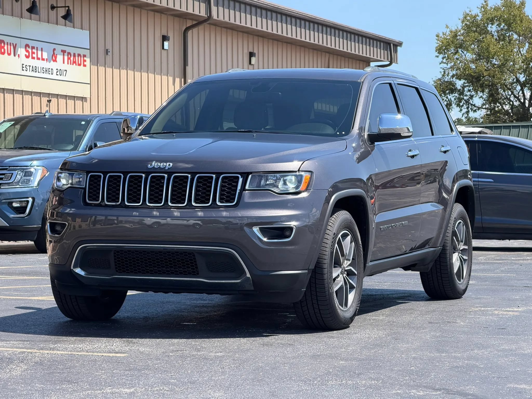 Used 2020 Jeep Grand Cherokee Limited AWD/4WD image 5