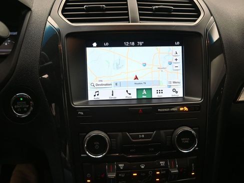 Certified 2019 Ford Explorer XLT w/ Equipment Group 202A image 9