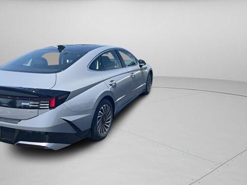 Used 2026 Hyundai Sonata SEL FWD image 8