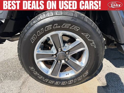 Used 2018 Jeep Wrangler Unlimited Sahara AWD/4WD image 36