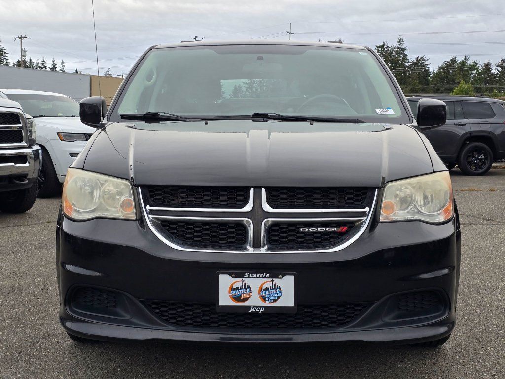 Used 2014 Dodge Grand Caravan SXT w/ Rear Park Assist Package FWD image 3
