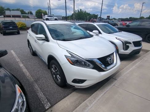 Used 2018 Nissan Murano SV FWD image 3