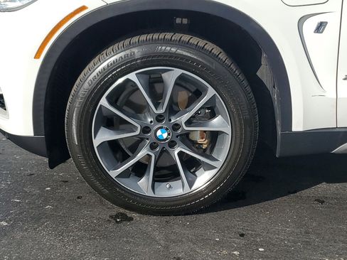 Used 2017 BMW X5 xDrive40e image 9