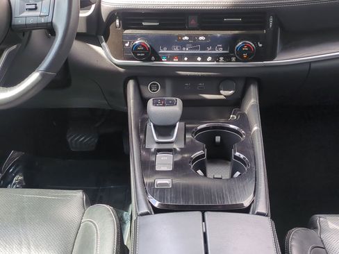 Used 2021 Nissan Rogue Platinum image 21