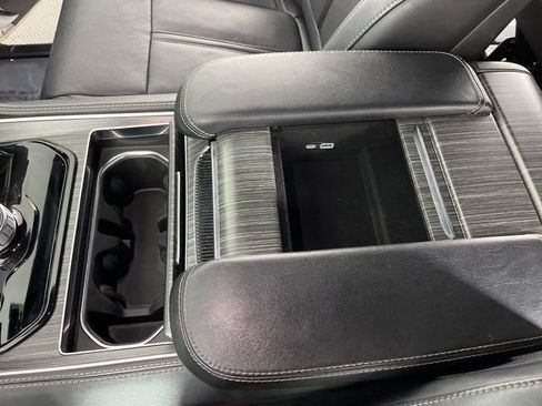 Used 2024 Jeep Wagoneer Series II w/ Flexible Seating Group RWD image 28