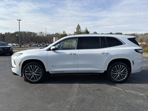 Used 2025 Buick Enclave Avenir w/ Super Cruise Package image 8