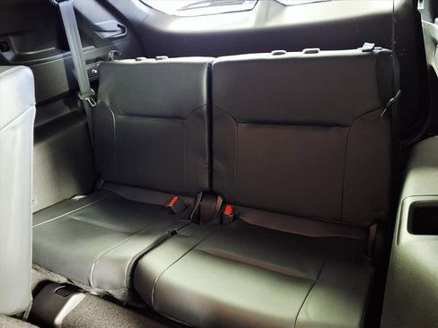 Used 2023 Mitsubishi Outlander SE image 9