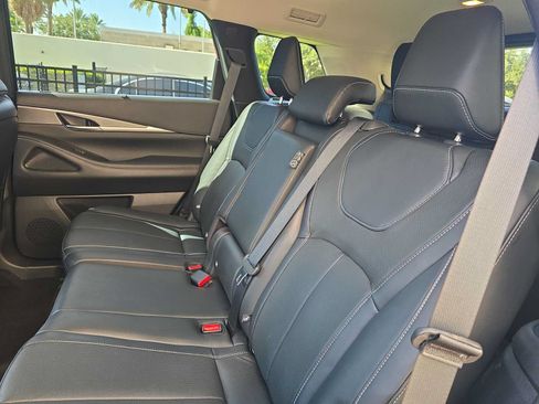 Used 2023 INFINITI QX60 Luxe w/ Cargo Package FWD image 13