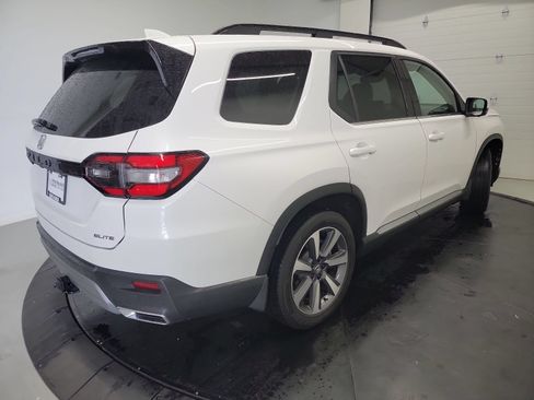 Used 2025 Honda Pilot Elite image 9