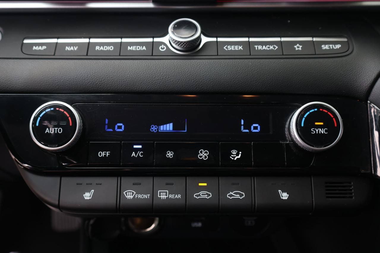Used 2024 Hyundai Elantra SEL w/ Convenience Package FWD image 11