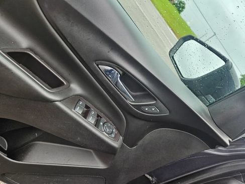 Used 2022 Chevrolet Equinox LT FWD image 11