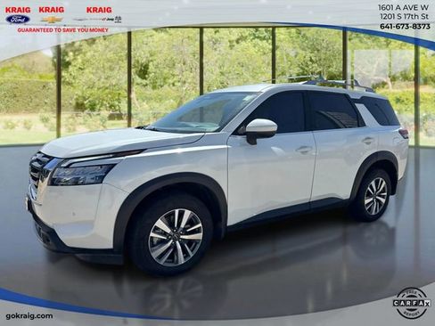 Used 2024 Nissan Pathfinder SL AWD/4WD image 1