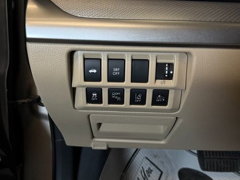 Used 2017 Subaru Legacy 2.5i Premium image 18