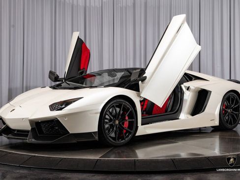Used 2016 Lamborghini Aventador LP 700-4 image 15