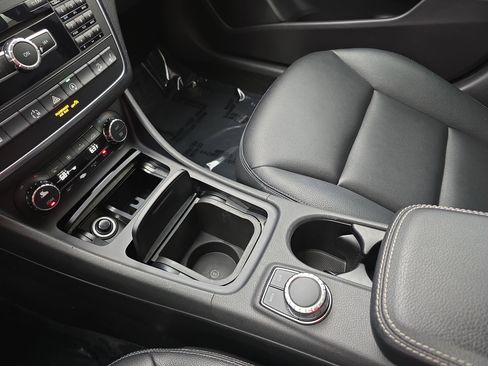 Used 2015 Mercedes-Benz GLA 250 4MATIC image 24