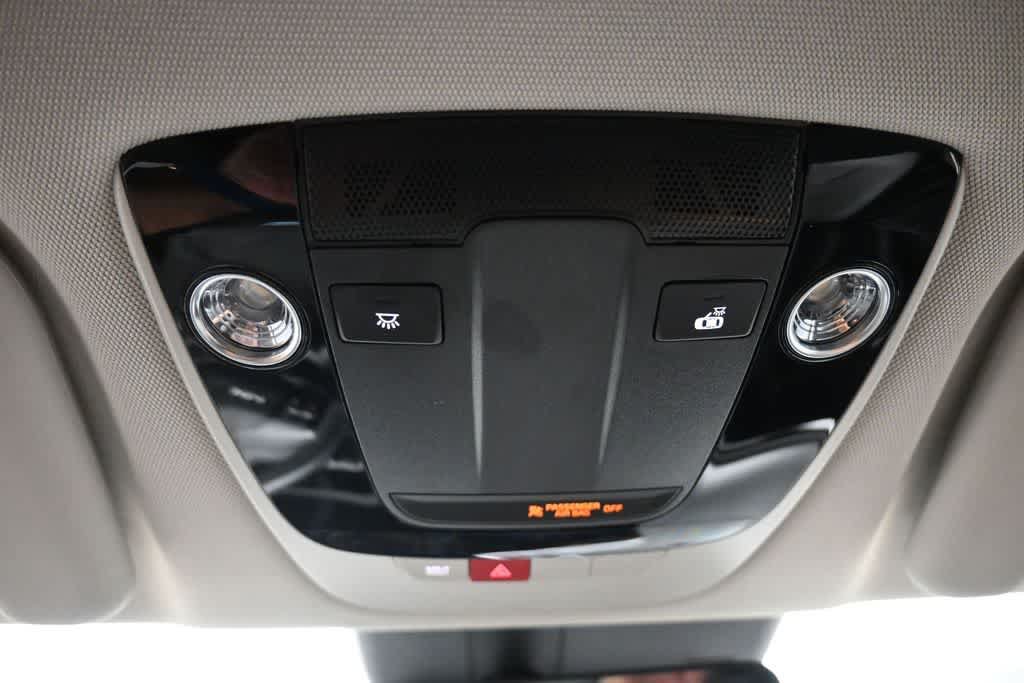 Certified 2025 Kia EV6 Light w/ Light LR Technology Package AWD/4WD image 18
