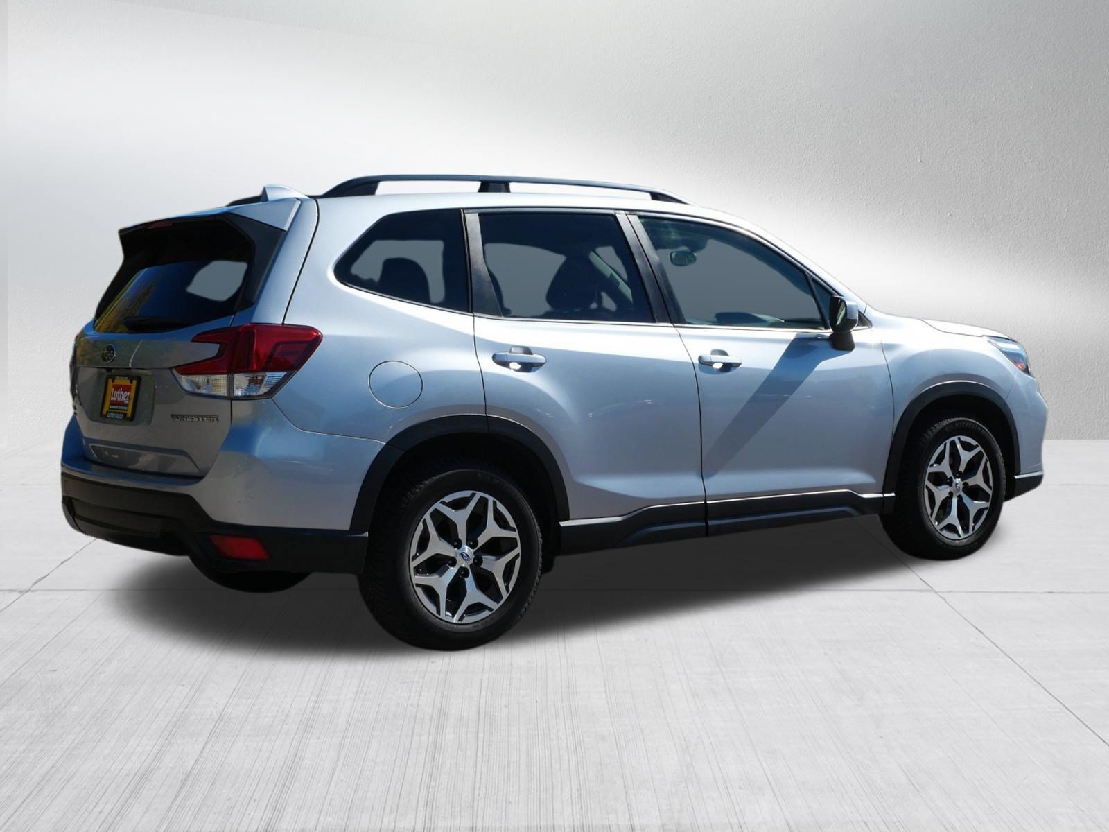 Used 2019 Subaru Forester Premium AWD/4WD image 6