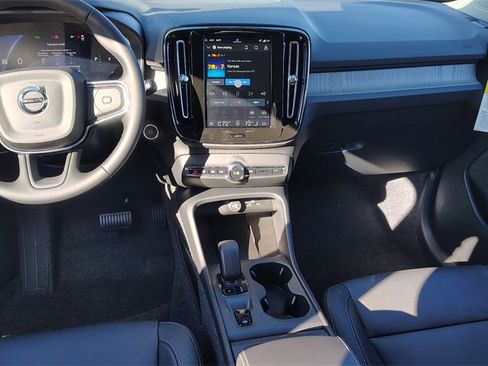 New 2026 Volvo XC40 B5 Core w/ Climate Package image 12