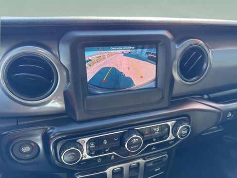 Used 2022 Jeep Wrangler Sport S image 13