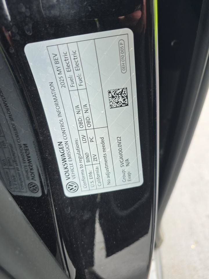 Used 2025 Volkswagen ID. Buzz 1st Edition RWD image 20