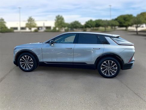 New 2026 Cadillac Lyriq Sport image 4